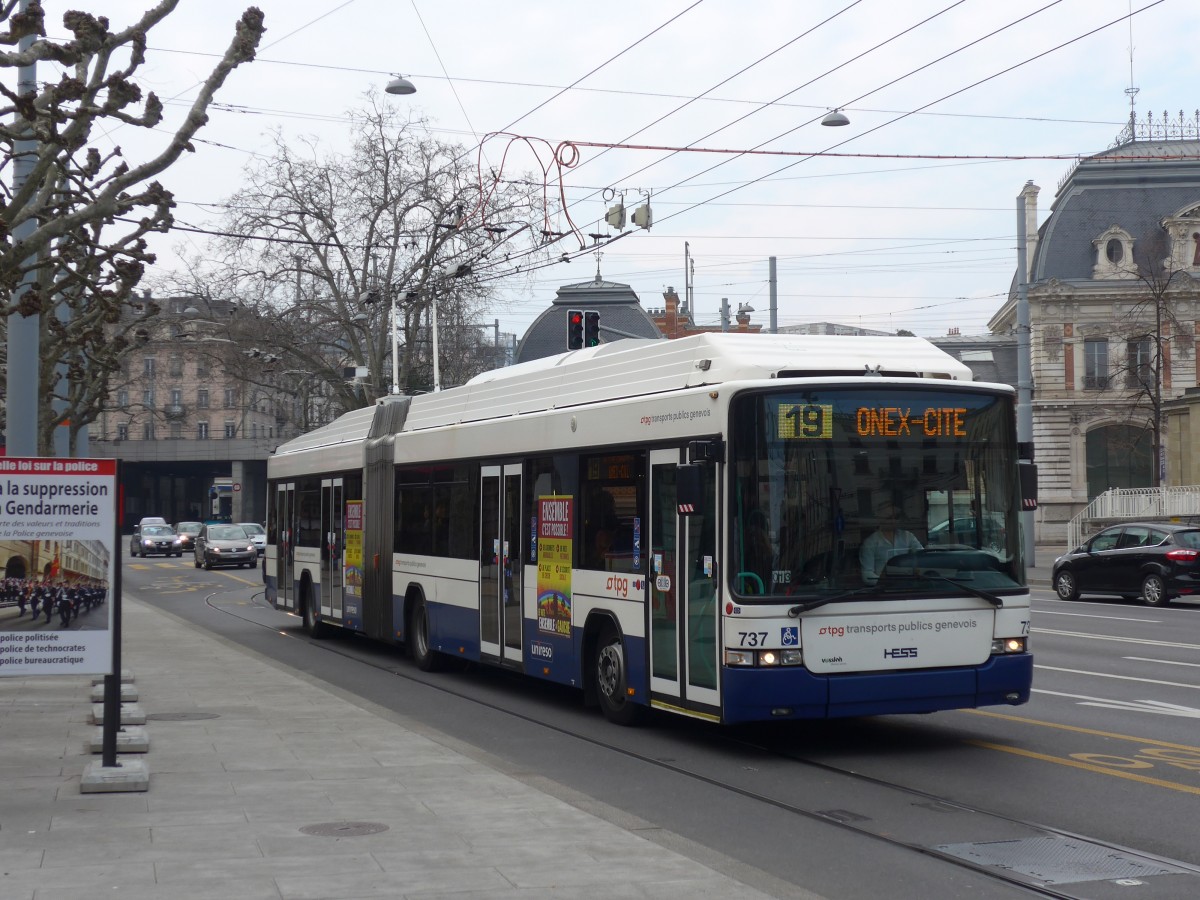 (159'151) - TPG Genve - Nr. 737 - Hess/Hess Gelenktrolleybus am 14. Mrz 2015 in Genve, Place des Vingt-Deux-Cantons