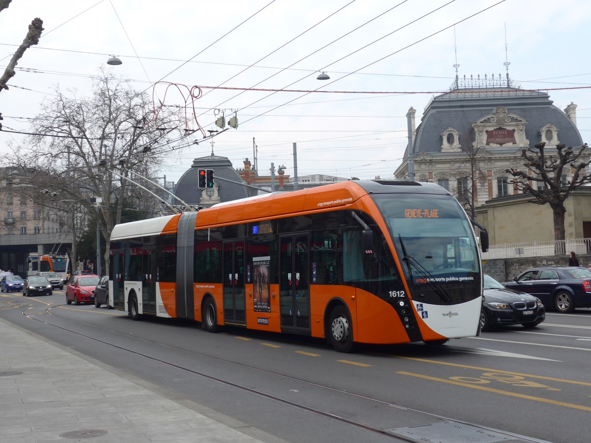 (159'155) - TPG Genve - Nr. 1612 - Van Hool Gelenktrolleybus am 14. Mrz 2015 in Genve, Place des Vingt-Deux-Cantons