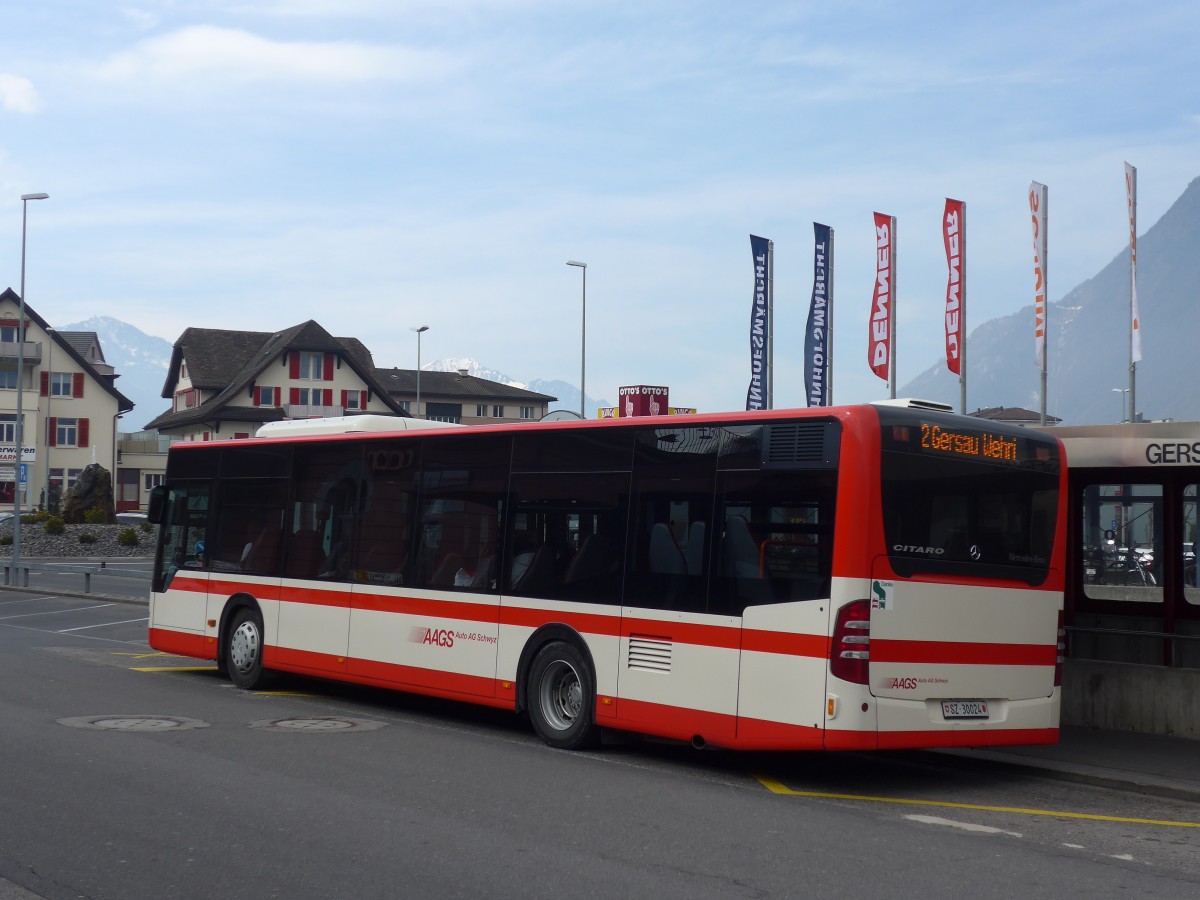 (159'214) - AAGS Schwyz - Nr. 24/SZ 30'024 - Mercedes am 17. Mrz 2015 beim Bahnhof Brunnen