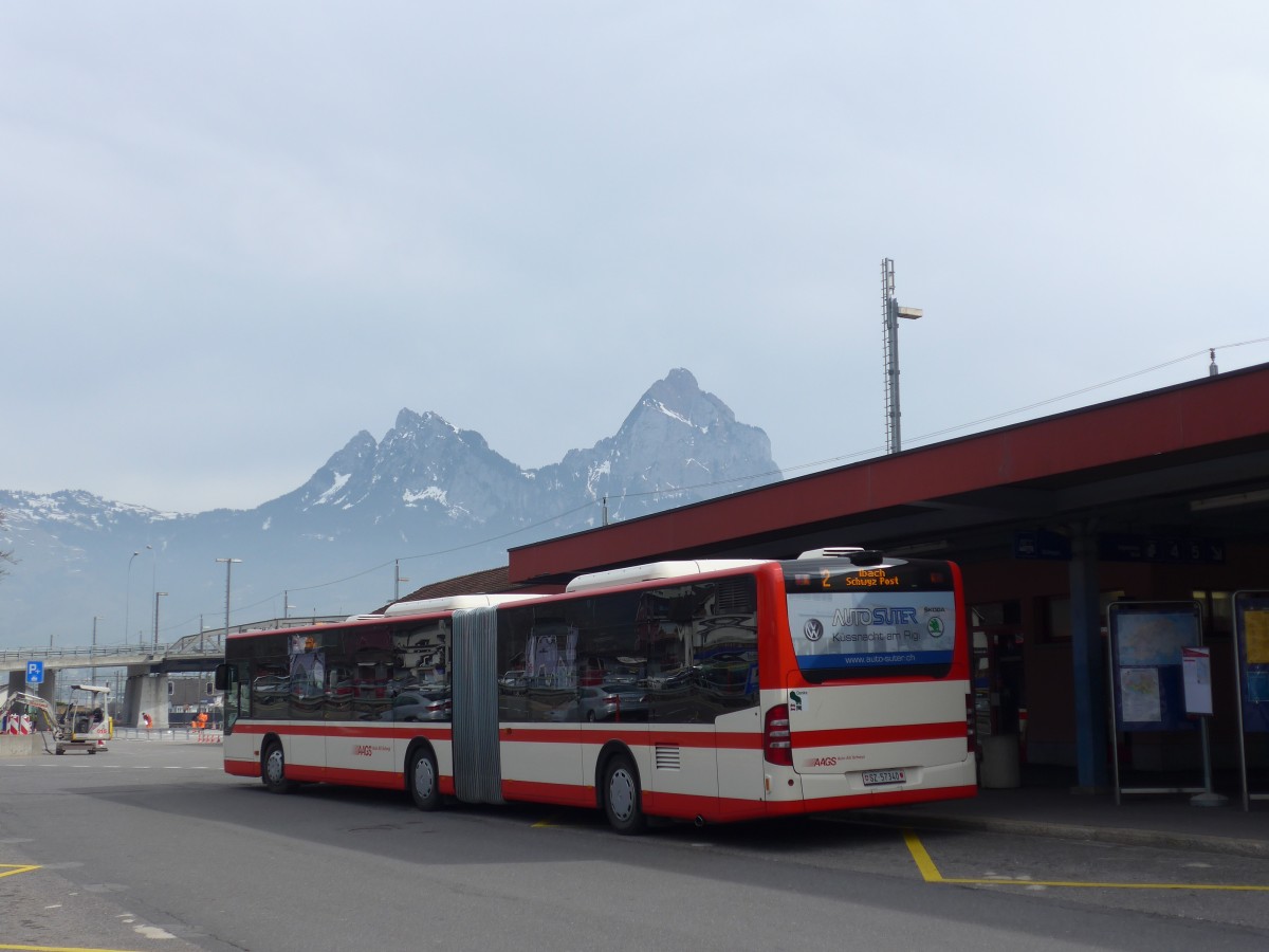 (159'223) - AAGS Schwyz - Nr. 40/SZ 57'340 - Mercedes am 17. Mrz 2015 beim Bahnhof Brunnen