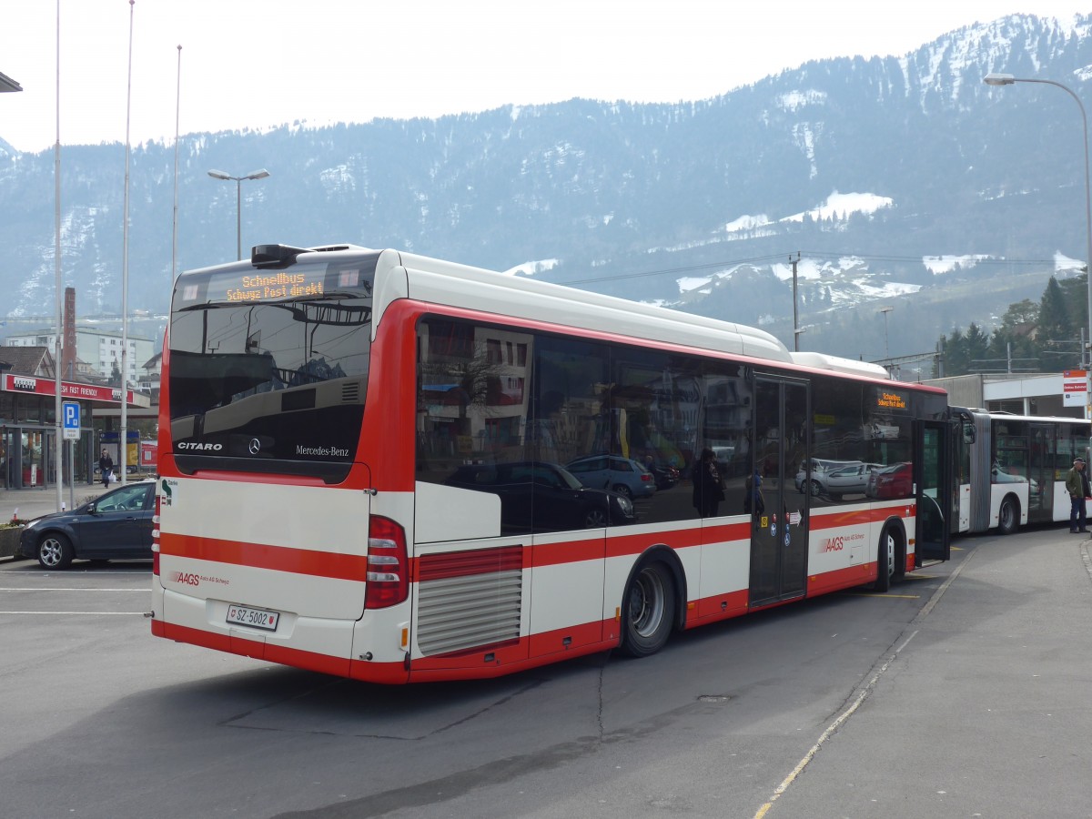 (159'257) - AAGS Schwyz - Nr. 2/SZ 5002 - Mercedes am 17. Mrz 2015 beim Bahnhof Arth-Goldau