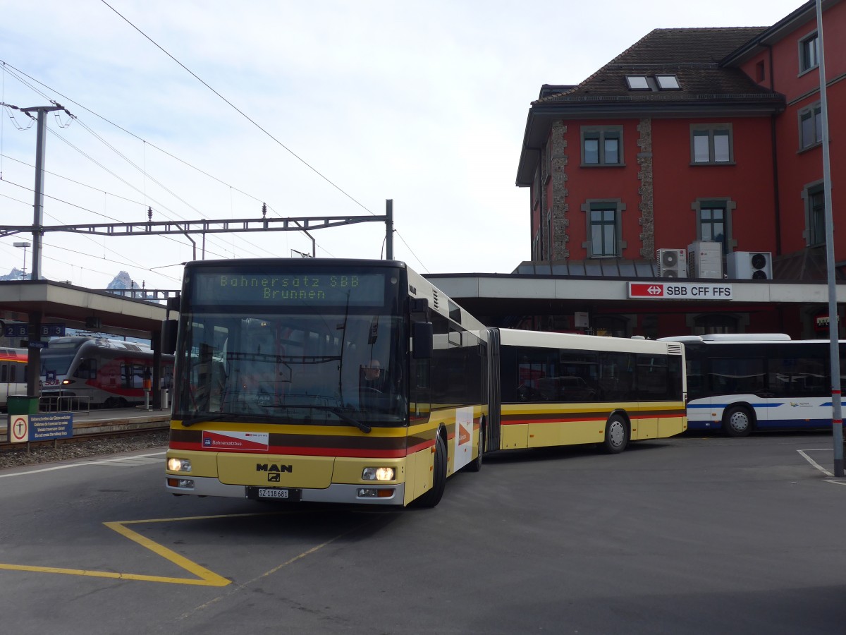 (159'258) - AAGS Schwyz - Nr. 81/SZ 118'681 - MAN (ex STI Thun Nr. 90) am 17. Mrz 2015 beim Bahnhof Arth-Goldau