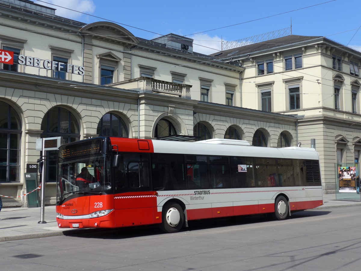 (159'458) - SW Winterthur - Nr. 228/ZH 558'228 - Solaris am 27. Mrz 2015 beim Hauptbahnhof Winterthur