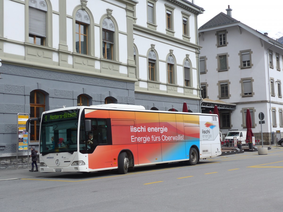 (159'673) - PostAuto Wallis - VS 241'962 - Mercedes am 5. April 2015 beim Bahnhof Brig