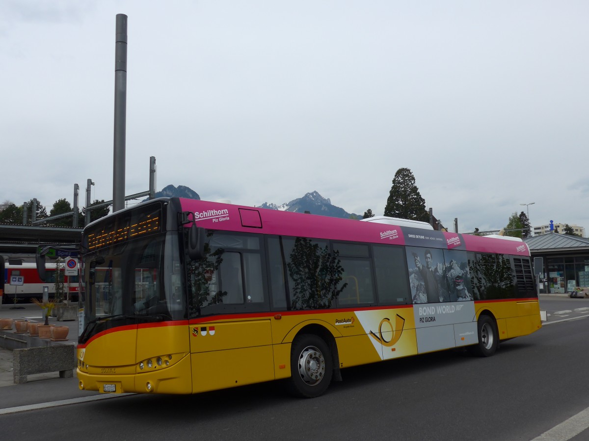 (159'979) - PostAuto Bern - BE 610'537 - Solaris am 25. April 2015 beim Bahnhof Spiez