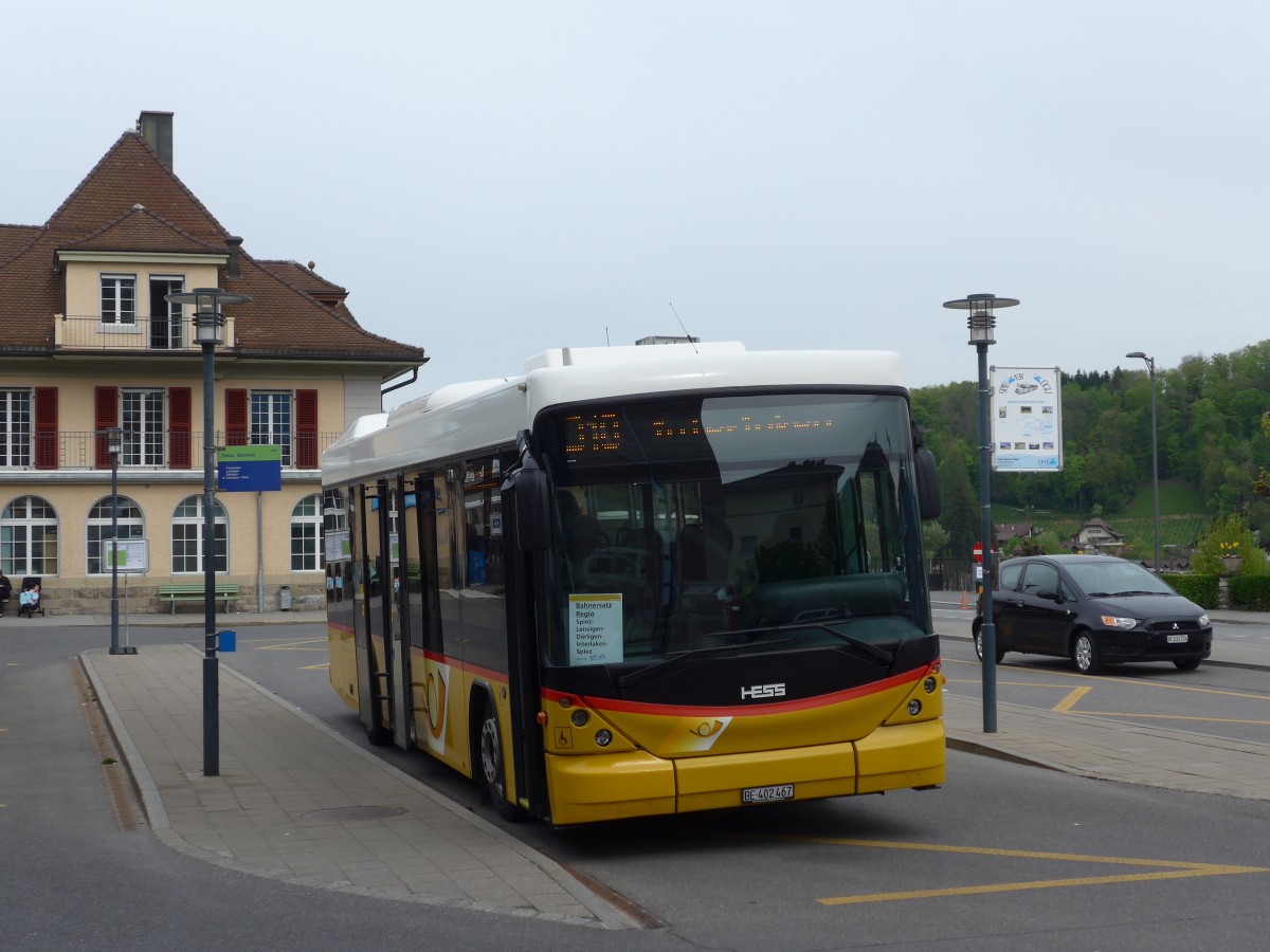 (159'985) - AVG Meiringen - Nr. 67/BE 402'467 - Scania/Hess (ex Nr. 76; ex Steiner, Messen) am 25. April 2015 beim Bahnhof Spiez
