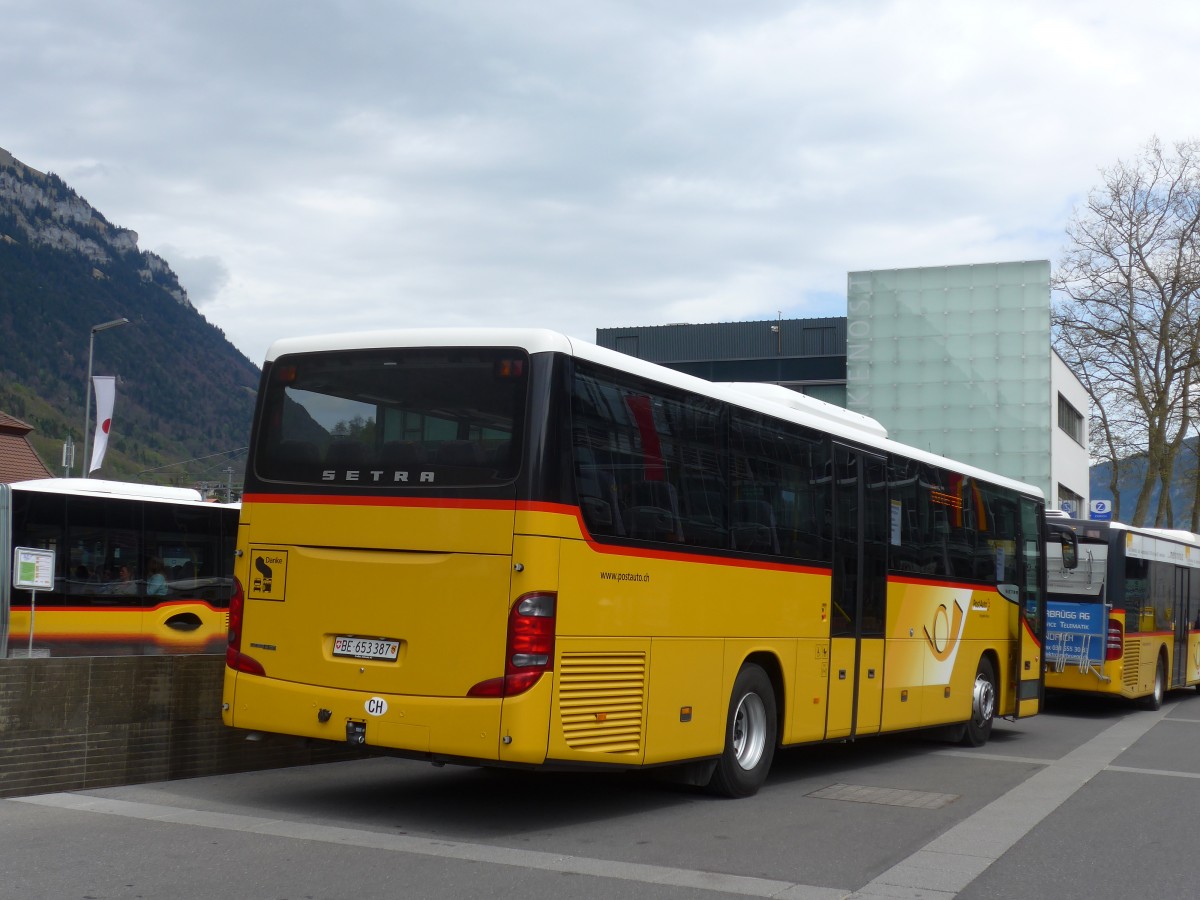 (160'064) - PostAuto Bern - BE 653'387 - Setra am 26. April 2015 beim Bahnhof Interlaken Ost