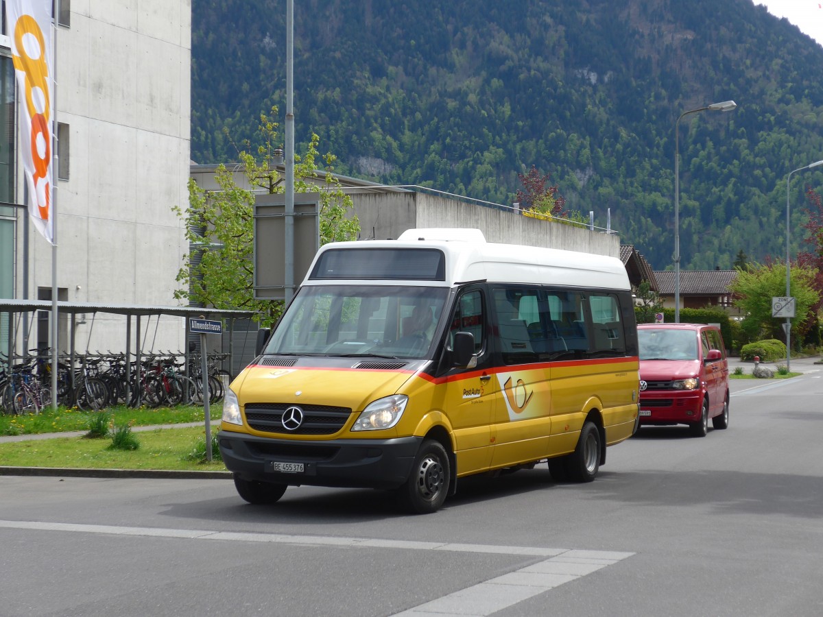 (160'095) - PostAuto Bern - BE 455'376 - Mercedes (ex Steiner, Messen) am 26. April 2015 beim Bahnhof Interlaken Ost