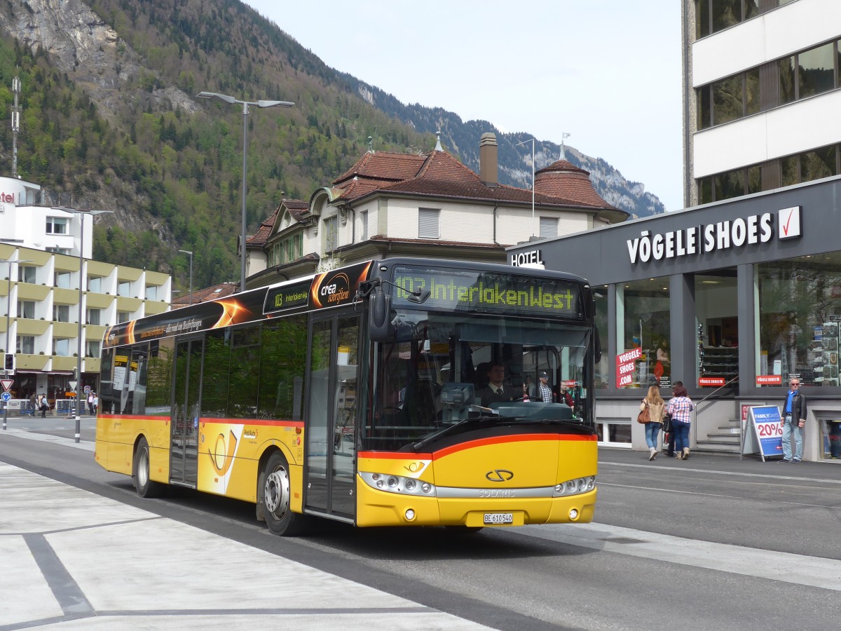 (160'124) - PostAuto Bern - BE 610'540 - Solaris am 26. April 2015 beim Bahnhof Interlaken West