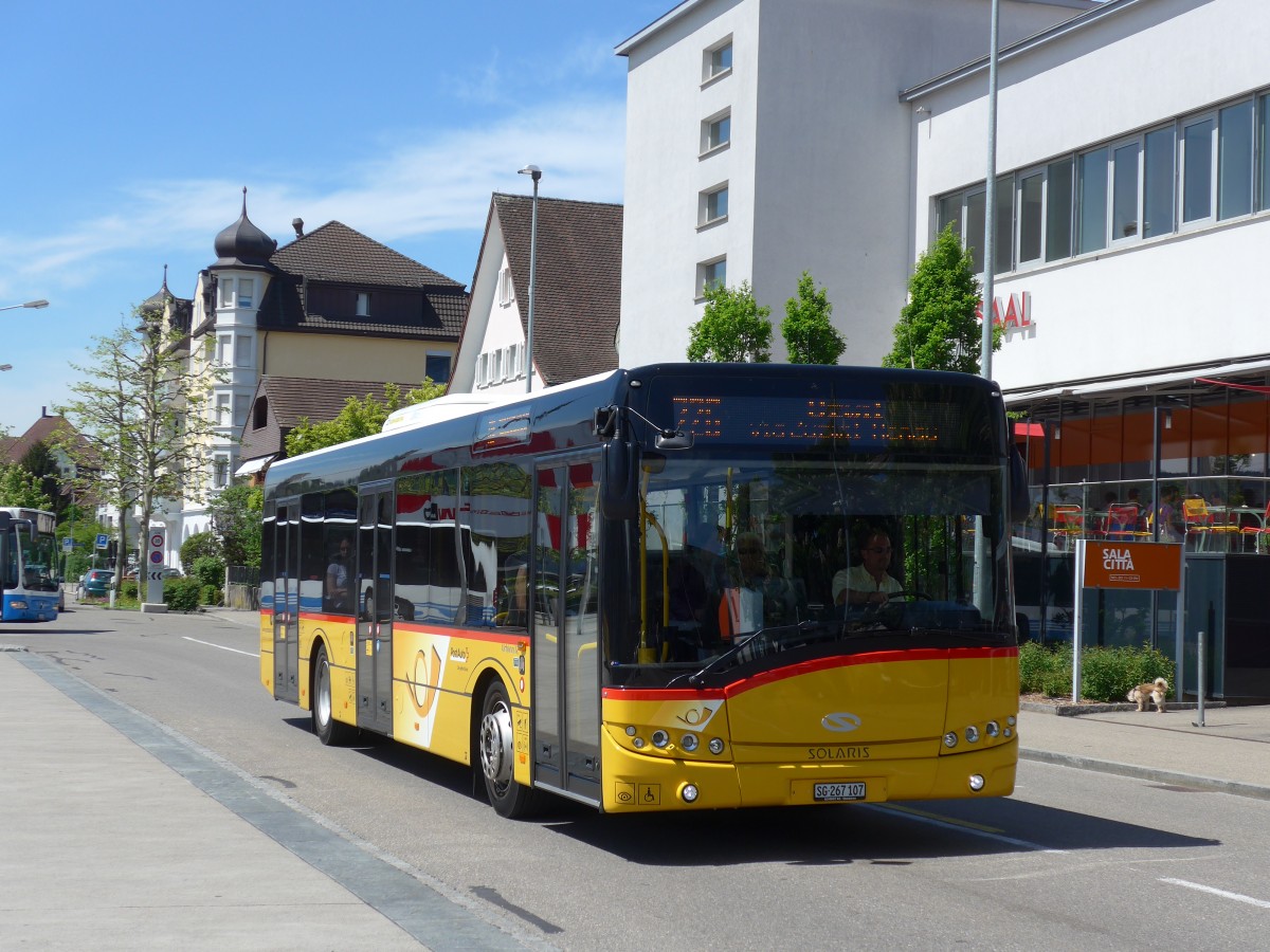 (160'207) - Schmidt, Oberbren - SG 267'107 - Solaris am 8. Mai 2015 beim Bahnhof Wil