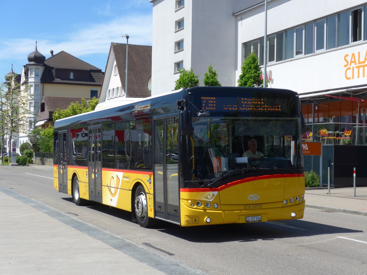(160'209) - Schmidt, Oberbren - SG 397'504 - Solaris am 8. Mai 2015 beim Bahnhof Wil