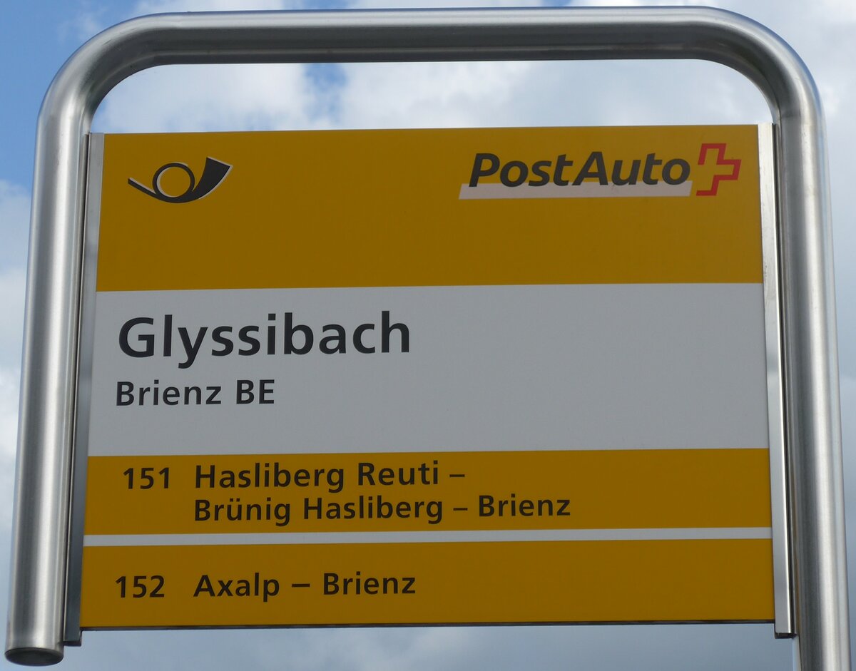 (160'362) - PostAuto-Haltestellenschild - Brienz BE,Glyssibach - am 9. Mai 2015