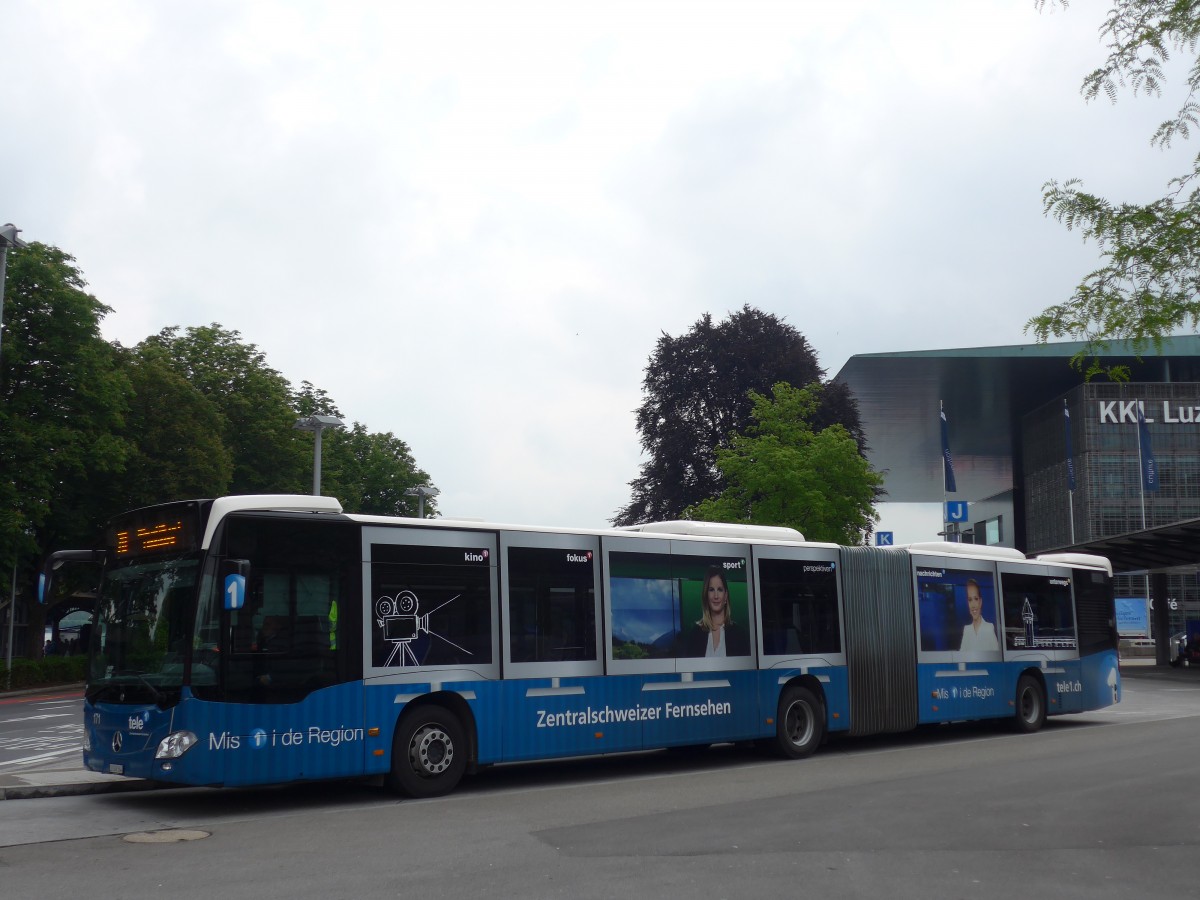 (160'587) - VBL Luzern - Nr. 171/LU 248'364 - Mercedes am 22. Mai 2015 beim Bahnhof Luzern
