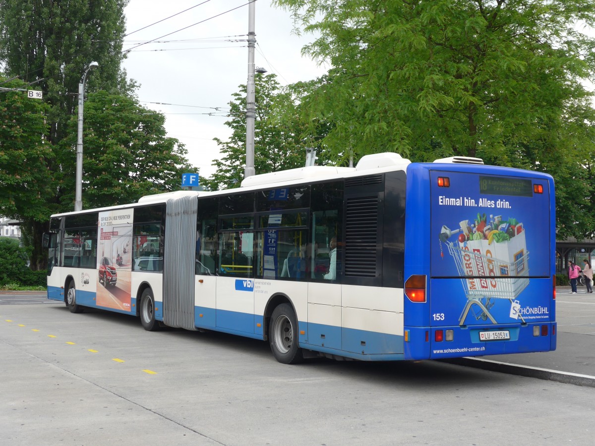 (160'593) - VBL Luzern - Nr. 153/LU 15'053 - Mercedes am 22. Mai 2015 beim Bahnhof Luzern
