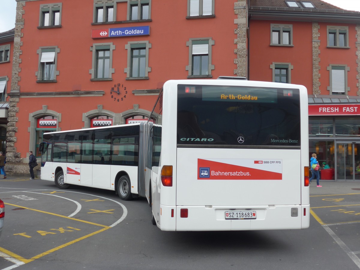 (160'667) - AAGS Schwyz - Nr. 83/SZ 118'683 - Mercedes (ex VR La Chaux-de-Fonds Nr. 227) am 22. Mai 2015 beim Bahnhof Arth-Goldau