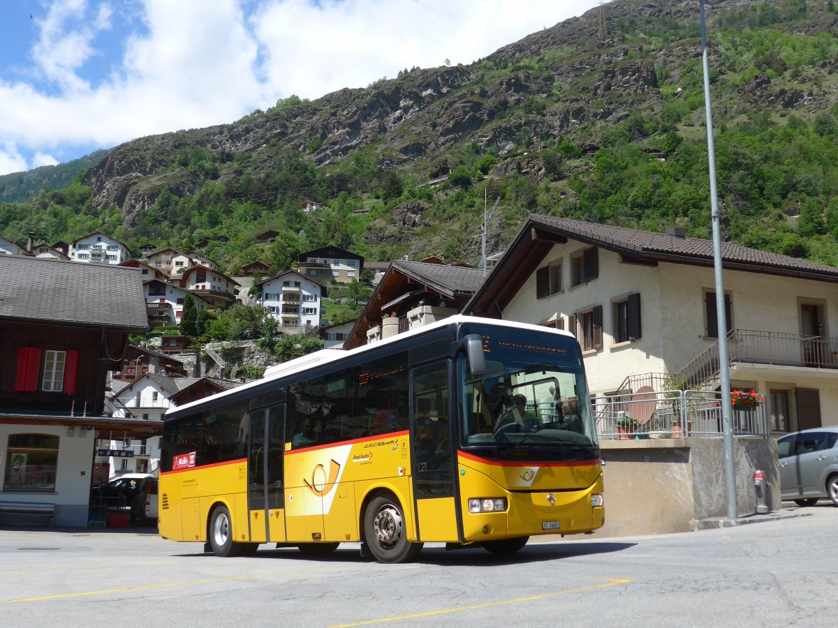 (161'124) - Moosalp Tours, Stalden - VS 34'455 - Irisbus am 27. Mai 2015 beim Bahnhof Stalden-Saas