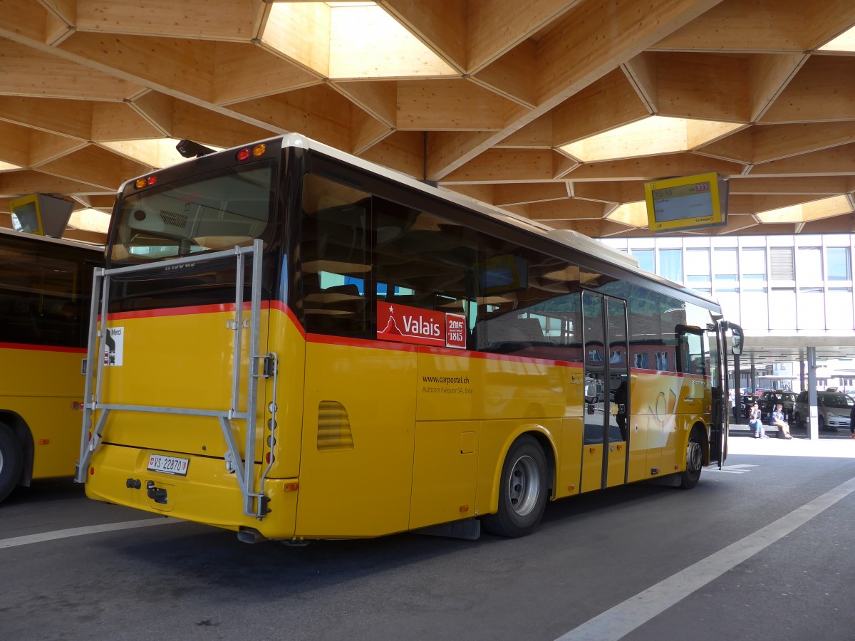 (161'169) - Evquoz, Erde - VS 22'870 - Irisbus am 27. Mai 2015 beim Bahnhof Sion