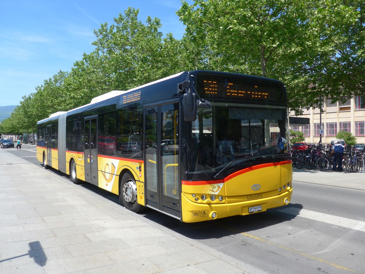 (161'334) - CarPostal Ouest - VD 265'615 - Solaris am 28. Mai 2015 beim Bahnhof Yverdon