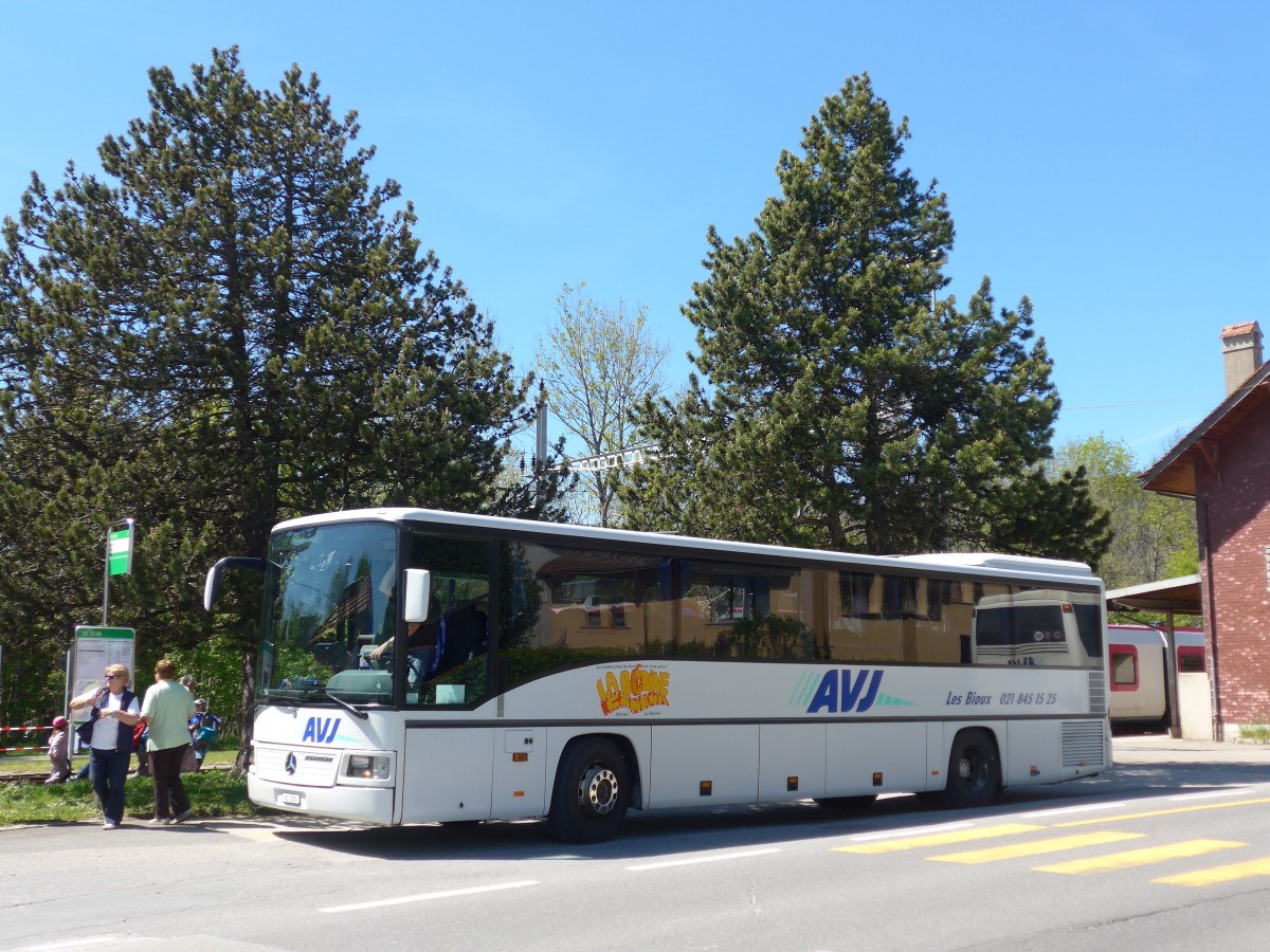 (161'359) - AVJ Les Bioux - Nr. 8/VD 1005 - Mercedes am 28. Mai 2015 beim Bahnhof Le Pont