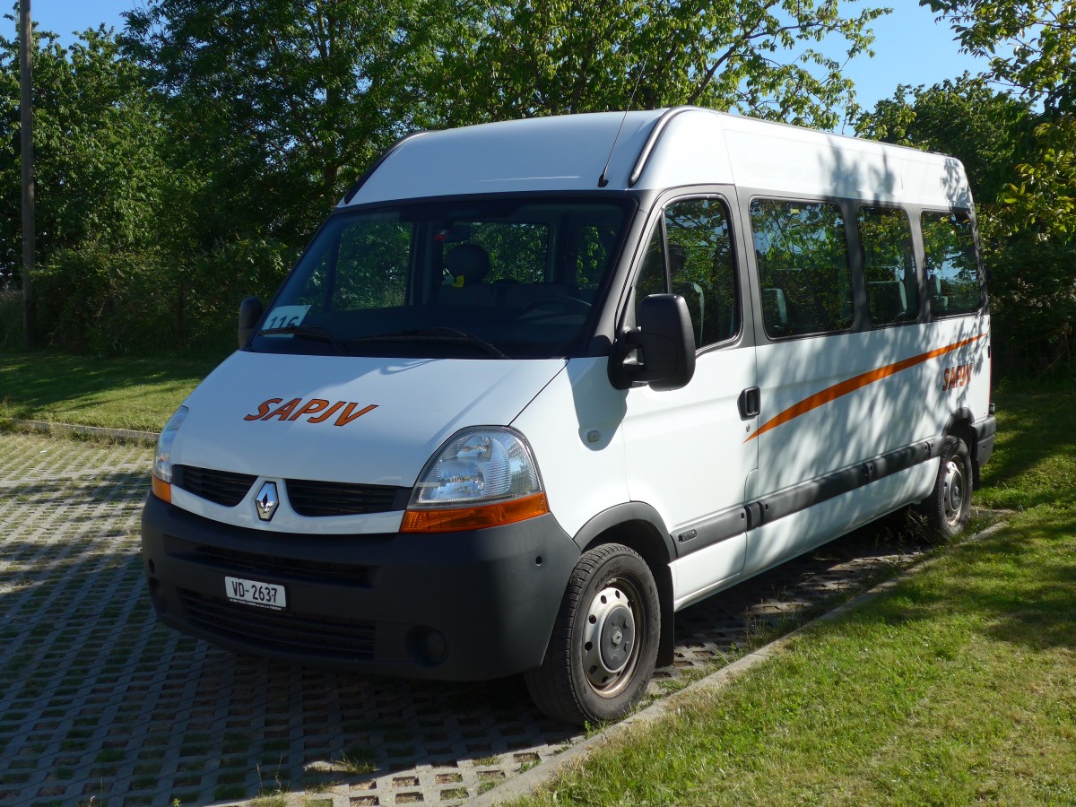 (161'388) - SAPJV, L'Isle - Nr. 62/VD 2637 - Renault am 28. Mai 2015 in L'Isle, Garage