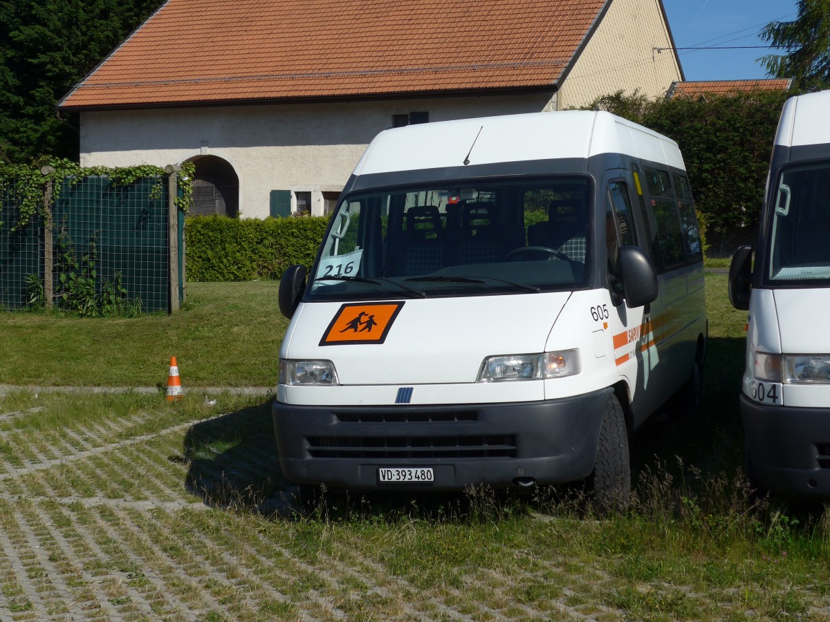 (161'389) - SAPJV, L'Isle - Nr. 605/VD 393'480 - Fiat am 28. Mai 2015 in L'Isle, Garage