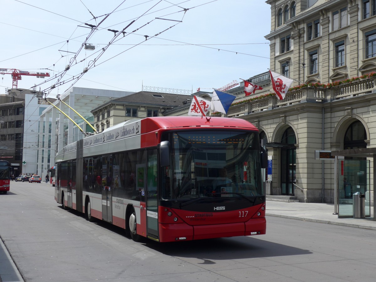 (161'601) - SW Winterthur - Nr. 117 - Hess/Hess Gelenktrolleybus am 31. Mai 2015 beim Hauptbahnhof Winterthur