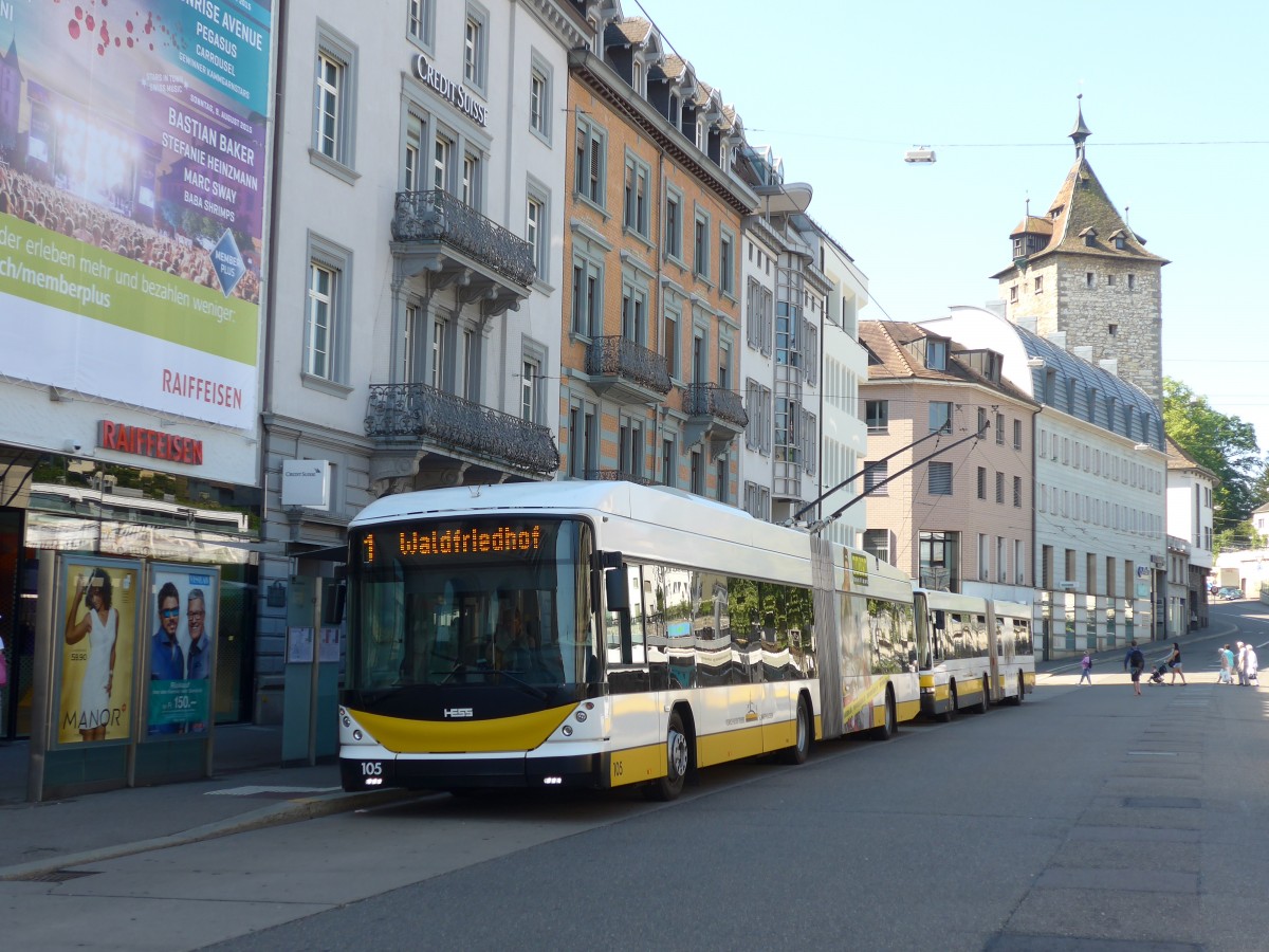(161'753) - VBSH Schaffhausen - Nr. 105 - Hess/Hess Gelenktrolleybus am 6. Juni 2015 beim Bahnhof Schaffhausen