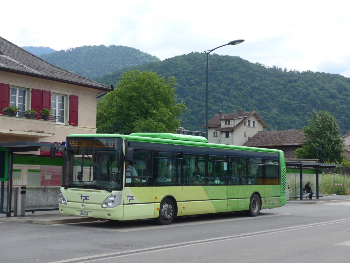 (162'339) - TPC Aigle - VD 745 - Irisbus am 20. Juni 2015 beim Bahnhof Aigle