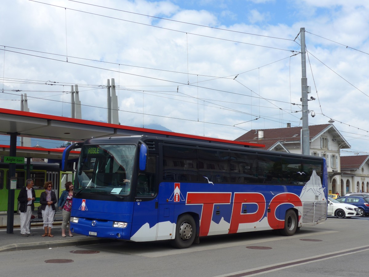 (162'344) - TPC Aigle - Nr. 12/VD 1117 - Irisbus am 20. Juni 2015 beim Bahnhof Aigle