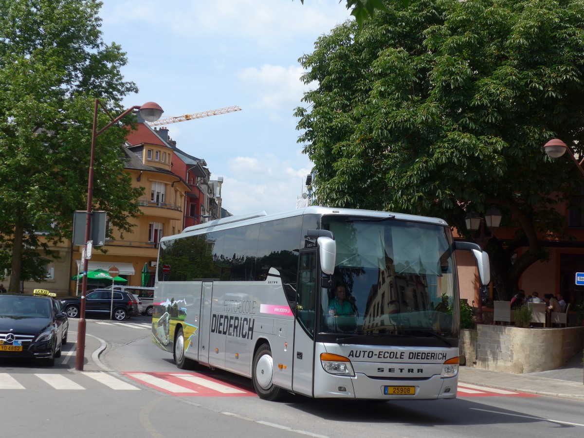 (162'589) - Diederich, Diekirch - 25'908 - Setra am 25. Juni 2015 beim Bahnhof Ettelbruck