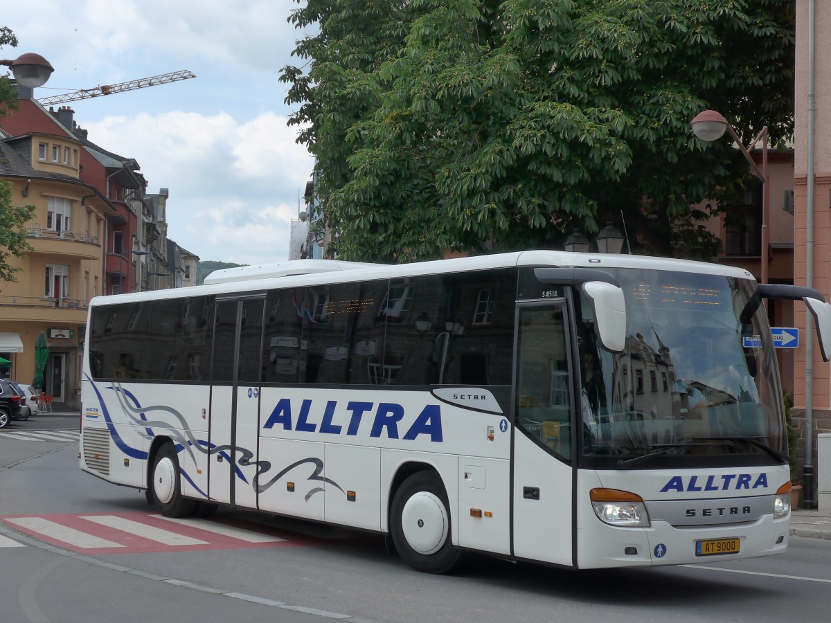 (162'615) - Altra, Strassen - AT 9000 - Setra am 25. Juni 2015 beim Bahnhof Ettelbruck