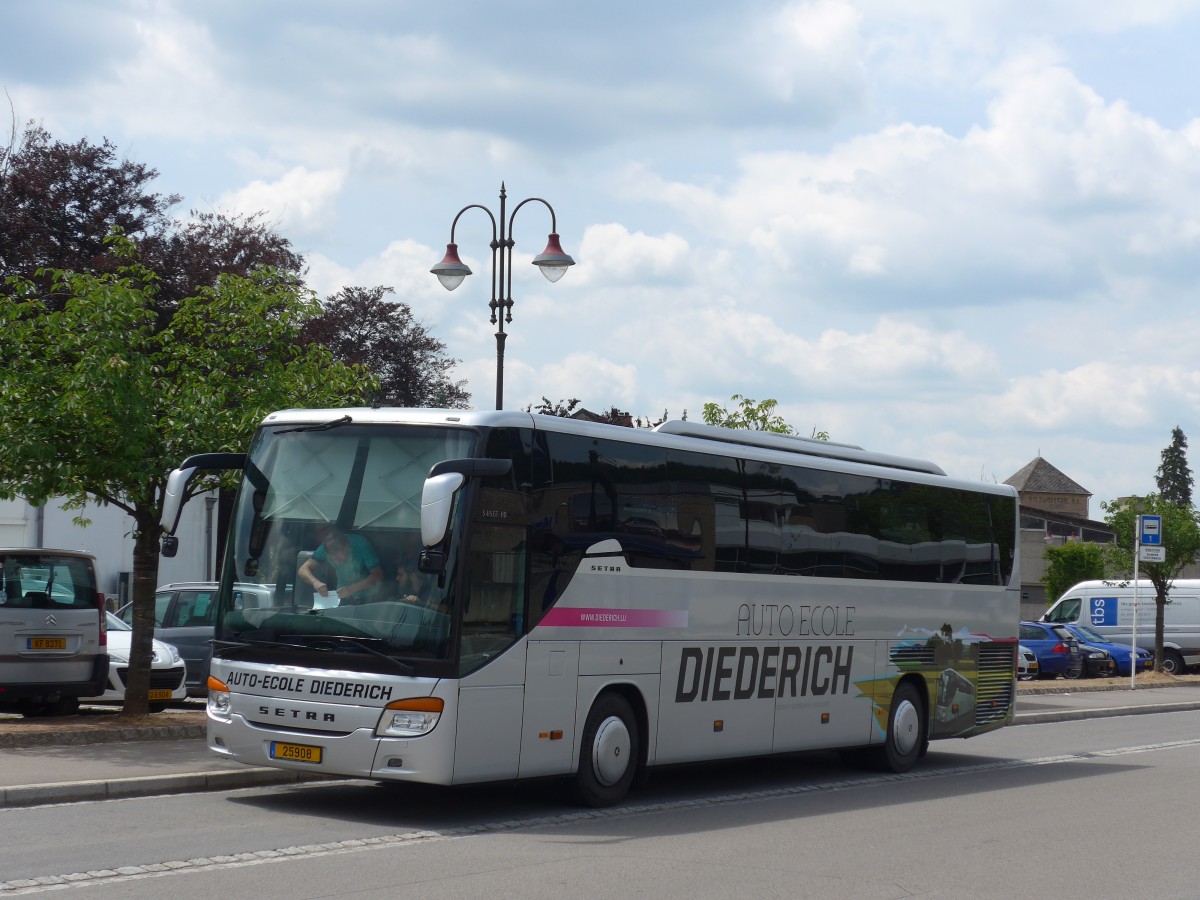 (162'621) - Diederich, Diekirch - 25'908 - Setra am 25. Juni 2015 beim Bahnhof Diekirch