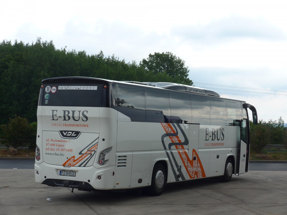 (162'692) - Aus Polen: E-Bus, Lipno - PZ 841GE - VDL am 27. Juni 2015 in Bad Camberg, Raststtte