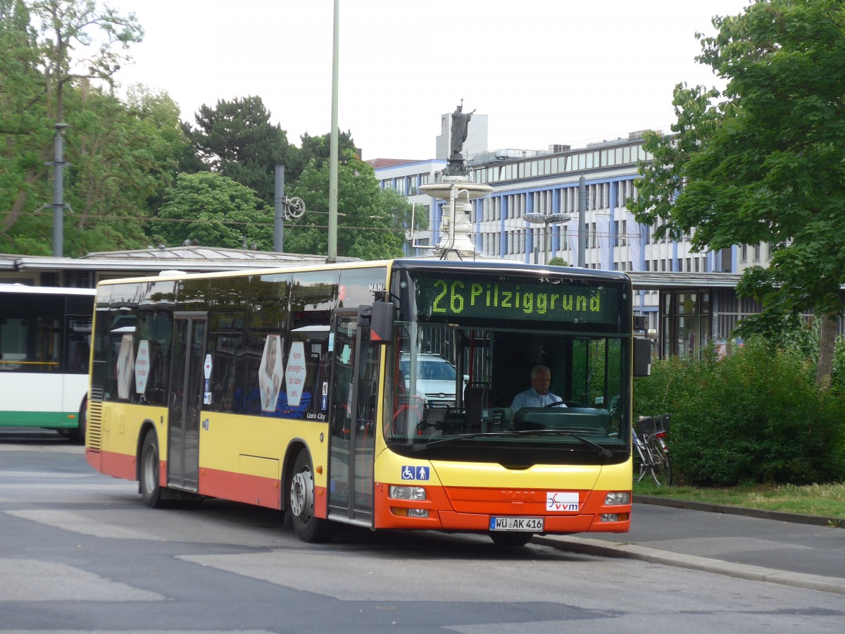 (162'716) - NVG Wrzburg - Nr. 416/W-AK 416 - MAN am 27. Juni 2015 beim Bahnhof Wrzburg
