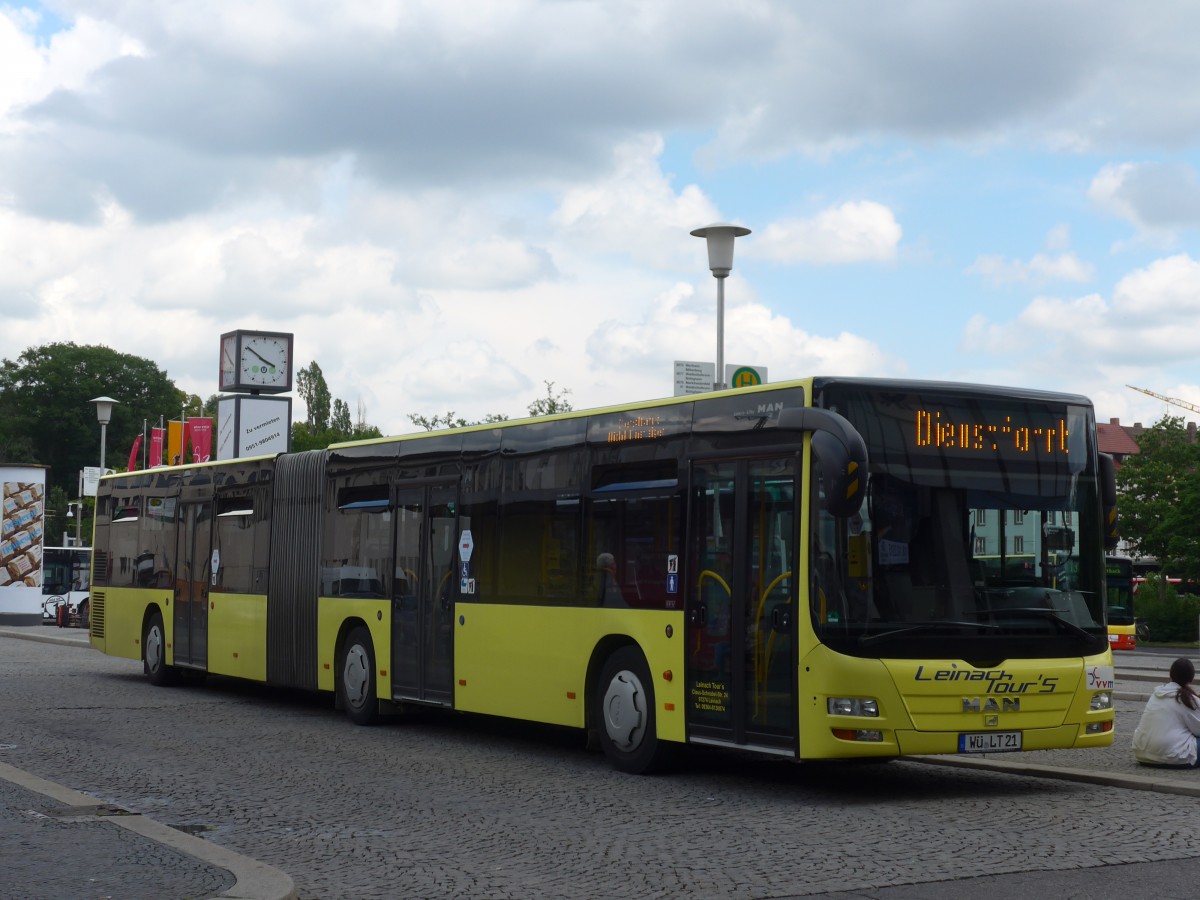 (162'721) - Leinach Tour's, Leinach - W-LT 21 - MAN am 27. Juni 2015 beim Bahnhof Wrzburg