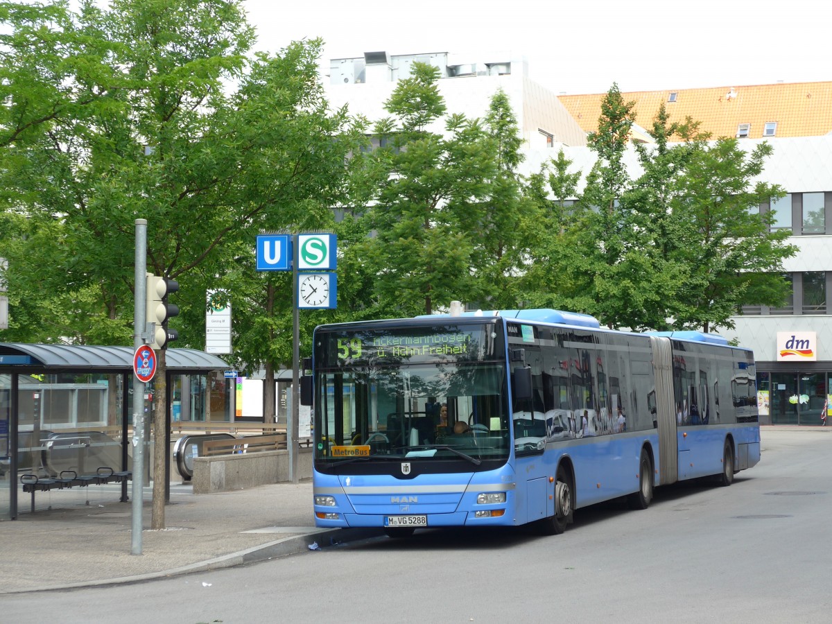 (162'784) - MVG Mnchen - Nr. 5288/M-VG 5288 - MAN am 28. Juni 2015 in Mnchen, Bahnhof Giesing