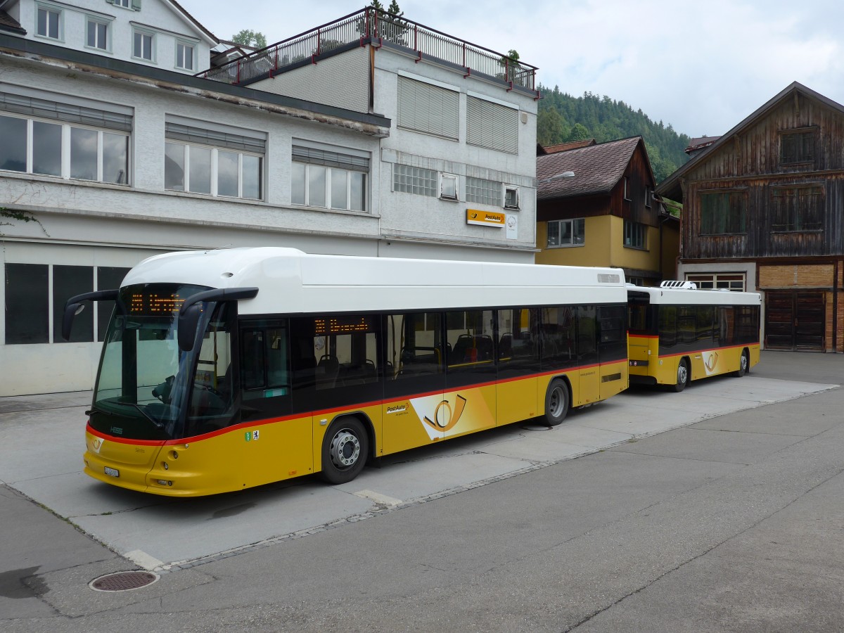 (163'208) - PostAuto Ostschweiz - SG 426'001 - Hess am 2. August 2015 in Urnsch, Garage