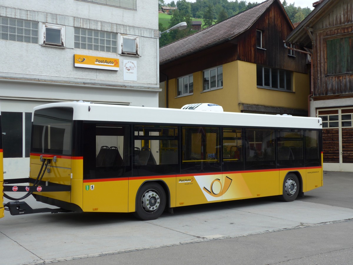 (163'209) - PostAuto Ostschweiz - SG 412'681 - Hess Personenanhnger am 2. August 2015 in Urnsch, Garage