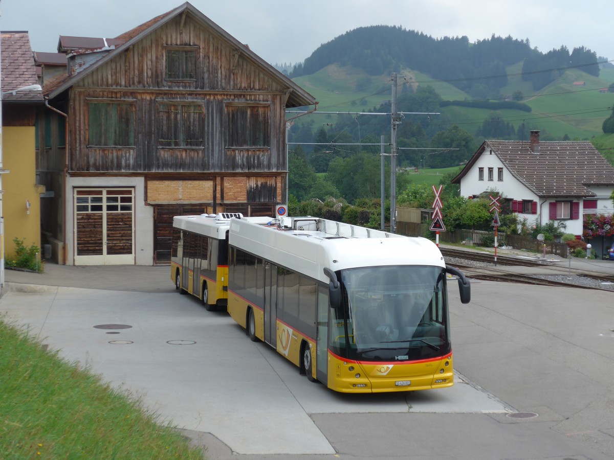 (163'217) - PostAuto Ostschweiz - SG 426'001 - Hess am 2. August 2015 in Urnsch, Garage