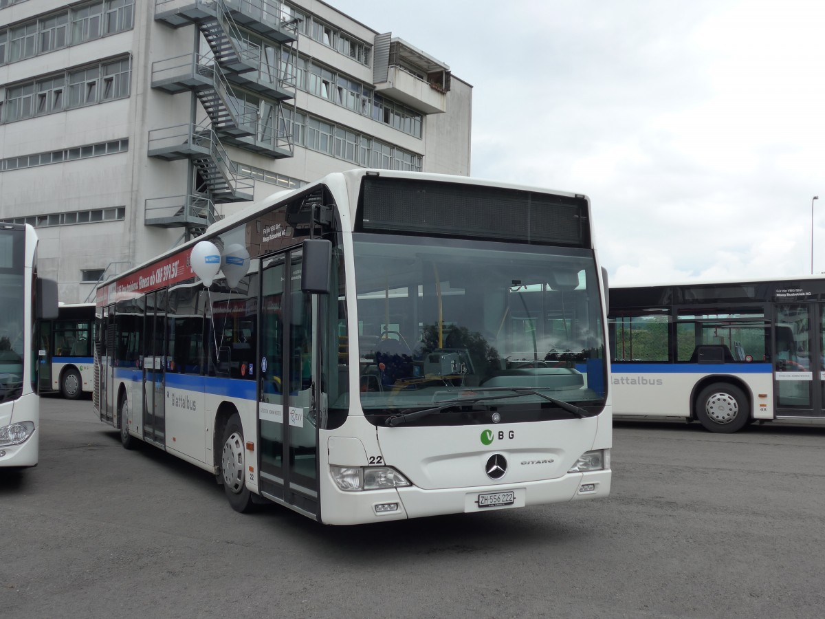 (163'377) - Maag, Kloten - Nr. 22/ZH 556'222 - Mercedes am 15. August 2015 in Bassersdorf, Buszentrum Glattal