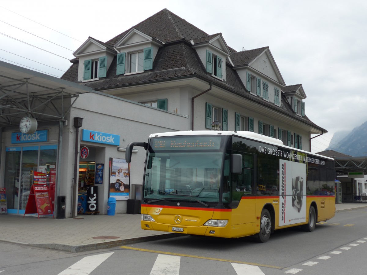 (163'631) - PostAuto Bern - BE 653'382 - Mercedes am 17. August 2015 beim Bahnhof Frutigen
