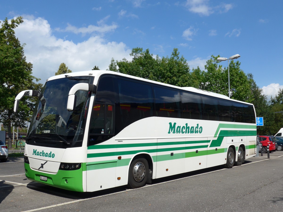 (164'380) - Machado, Noiraigue - NE 40'608 - Volvo am 4. September 2015 in Thun, Seestrasse