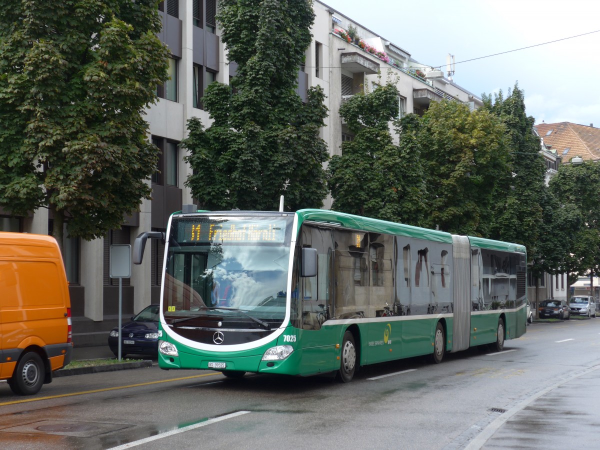 (164'707) - BVB Basel - Nr. 7025/BS 99'325 - Mercedes am 14. September 2015 in Basel, Wettsteinplatz