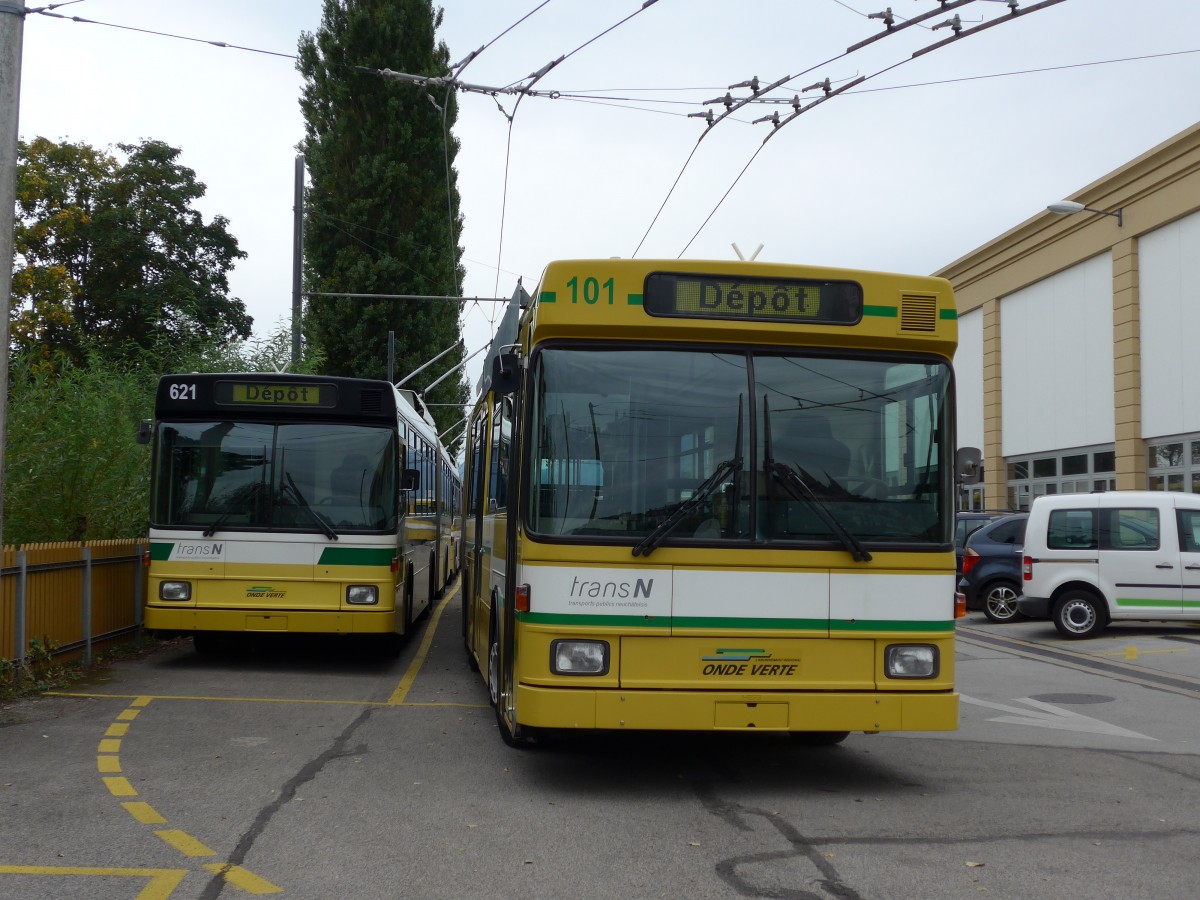 (164'775) - transN, La Chaux-de-Fonds - Nr. 621 - NAW/Hess Gelenktrolleybus (ex TN Neuchtel Nr. 121) + Nr. 101 - NAW/Hess Gelenktrolleybus (ex TN Neuchtel Nr. 101) am 15. September 2015 in Neuchtel, Dpt