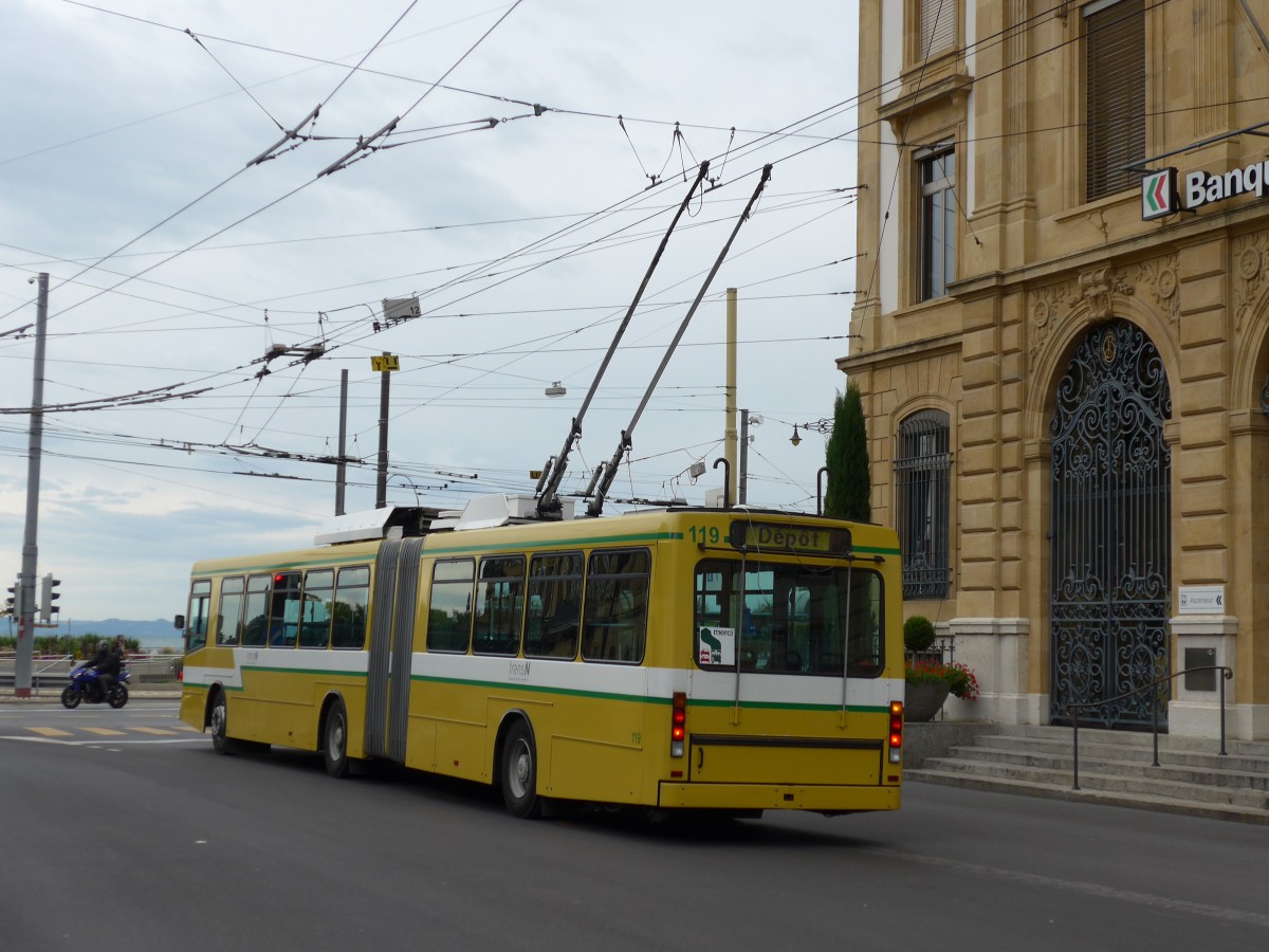 (164'815) - transN, La Chaux-de-Fonds - Nr. 119 - NAW/Hess Gelenktrolleybus (ex TN Neuchtel Nr. 119) am 15. September 2015 in Neuchtel, Place Pury