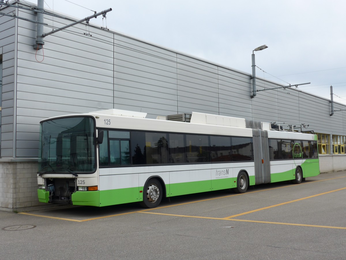(164'823) - transN, La Chaux-de-Fonds - Nr. 125 - NAW/Hess Gelenktrolleybus (ex TC La Chaux-de-Fonds Nr. 125) am 15. September 2015 in Marin, Dpt