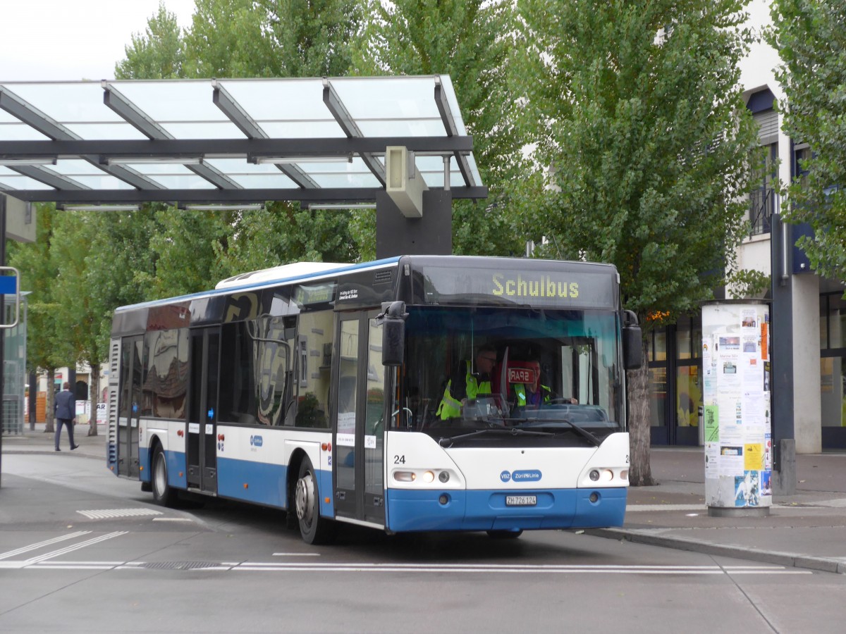 (164'986) - Limmat Bus, Dietikon - Nr. 24/ZH 726'124 - Neoplan am 17. September 2015 beim Bahnhof Dietikon