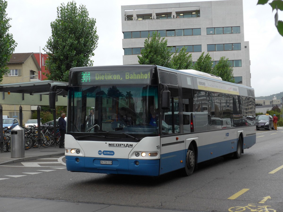 (164'991) - Limmat Bus, Dietikon - Nr. 19/ZH 726'119 - Neoplan am 17. September 2015 beim Bahnhof Dietikon