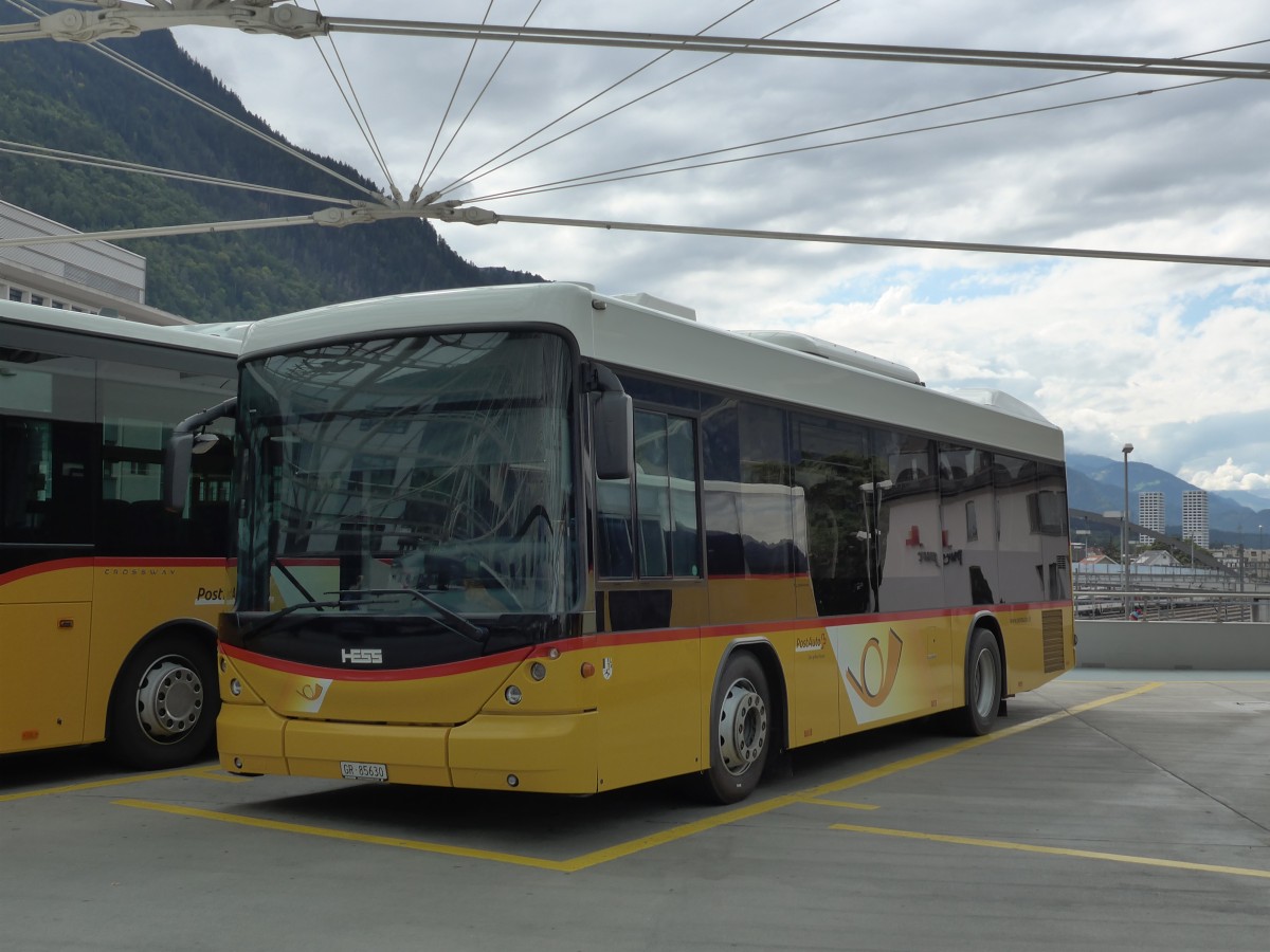 (165'438) - PostAuto Graubnden - GR 85'630 - Scania/Hess am 19. September 2015 in Chur, Postautostation