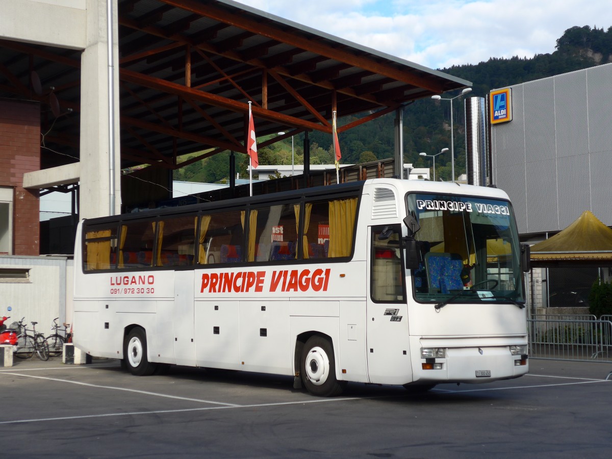 (165'463) - Principe Viaggi, Lugano - TI 300'450 - Renault am 20. September 2015 in Thun, Grabengut
